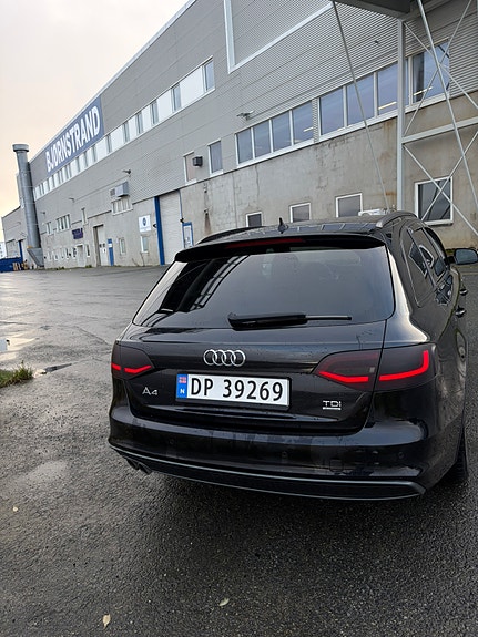 Audi A4 5 of 17