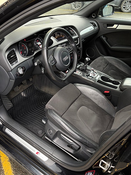 Audi A4 9 of 17