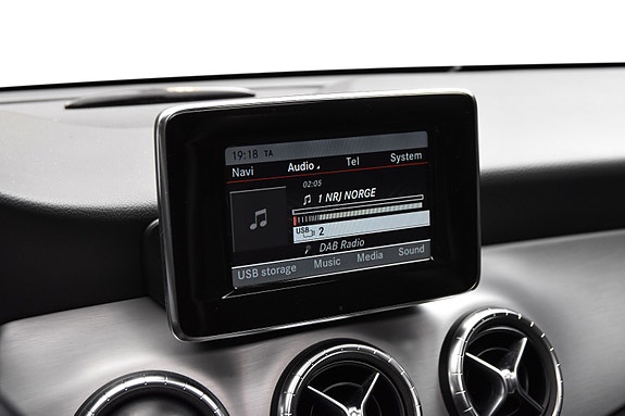 Mercedes-Benz CLA 19 of 29