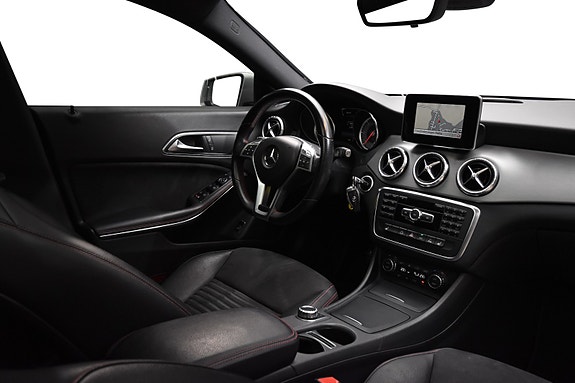 Mercedes-Benz CLA 14 of 29