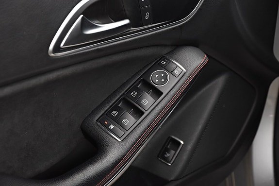 Mercedes-Benz CLA 27 of 29