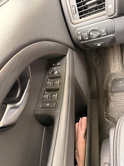 Volvo XC70 16 of 25
