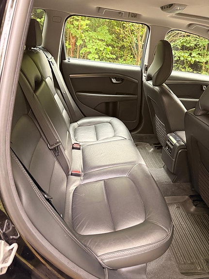 Volvo XC70 9 of 25