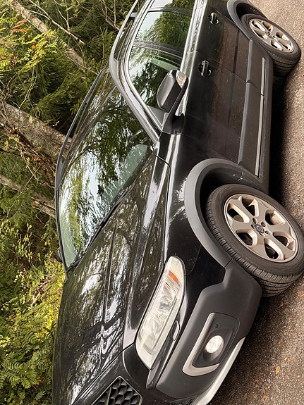 Volvo XC70 2 of 25