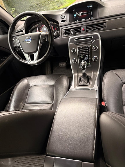 Volvo XC70 10 of 25