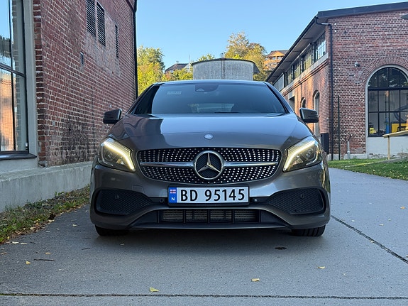 Mercedes-Benz A180 2 of 20