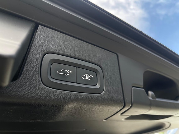 Volvo XC60 30 of 30