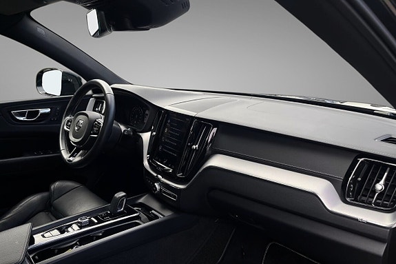 Volvo XC60 10 of 30