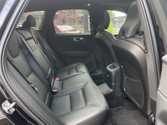 Volvo XC60 12 of 30