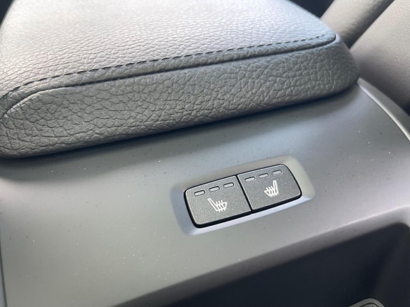 Volvo XC60 14 of 30