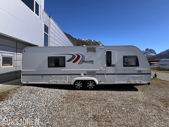 Bürstner AVERSO NORDIC 650 TS - 5 sengeplasser - Alde - WC/Dusj - TV 4 of 30