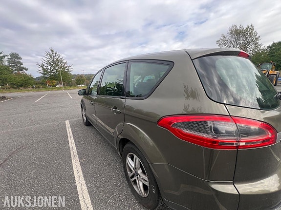 Ford S-MAX 28 of 30