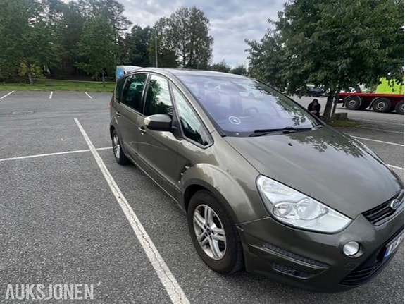 Ford S-MAX 10 of 30