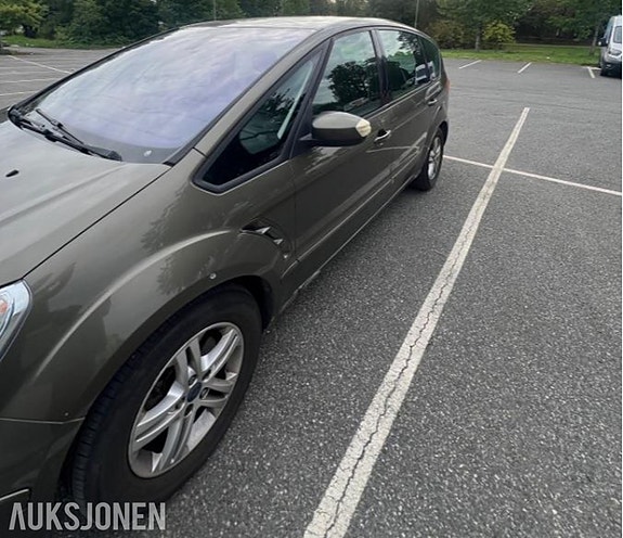 Ford S-MAX 19 of 30