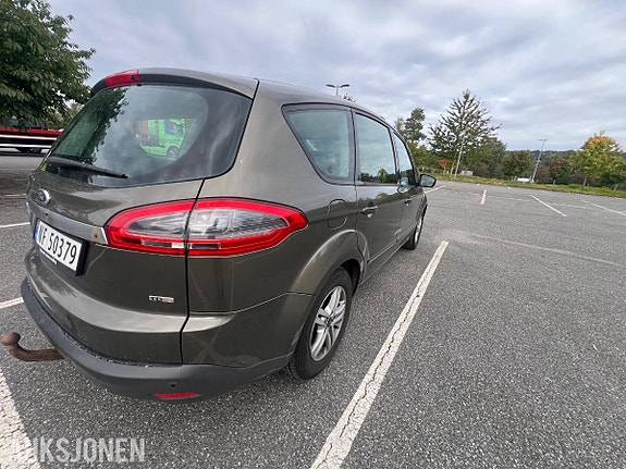 Ford S-MAX 17 of 30
