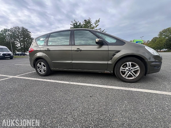 Ford S-MAX 11 of 30