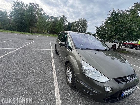Ford S-MAX 8 of 30