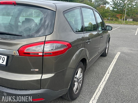 Ford S-MAX 18 of 30