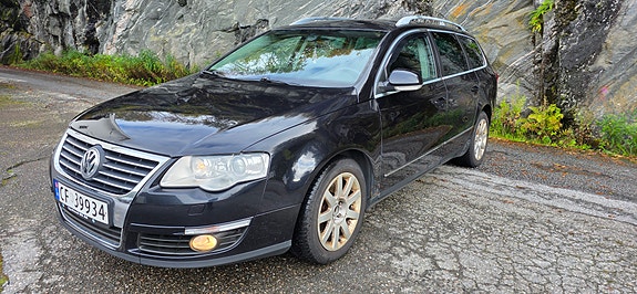 Volkswagen Passat 4 of 28