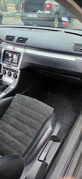 Volkswagen Passat 24 of 28