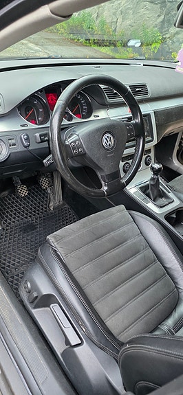Volkswagen Passat 21 of 28