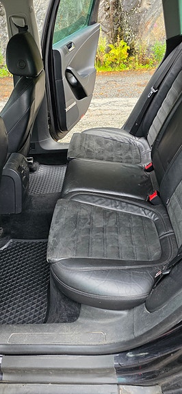 Volkswagen Passat 22 of 28