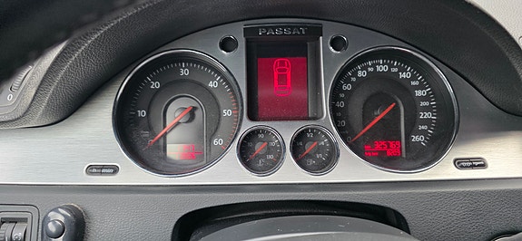 Volkswagen Passat 28 of 28
