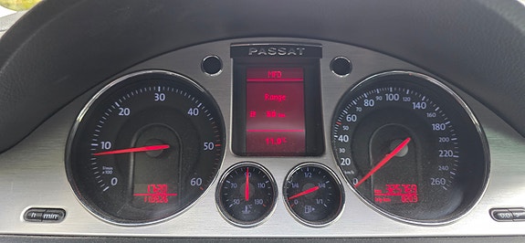 Volkswagen Passat 17 of 28