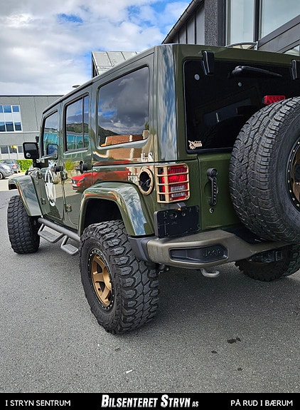 Jeep Wrangler Unlimited 9 of 30