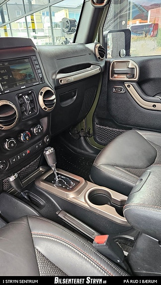 Jeep Wrangler Unlimited 16 of 30