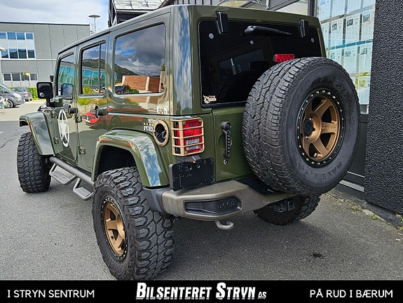 Jeep Wrangler Unlimited 8 of 30