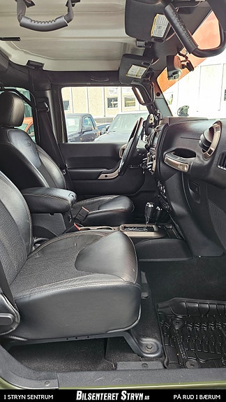 Jeep Wrangler Unlimited 15 of 30