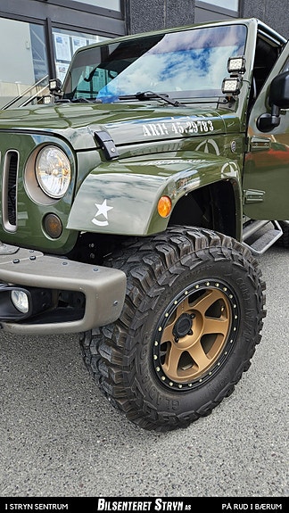 Jeep Wrangler Unlimited 28 of 30