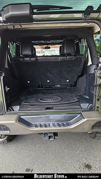 Jeep Wrangler Unlimited 11 of 30