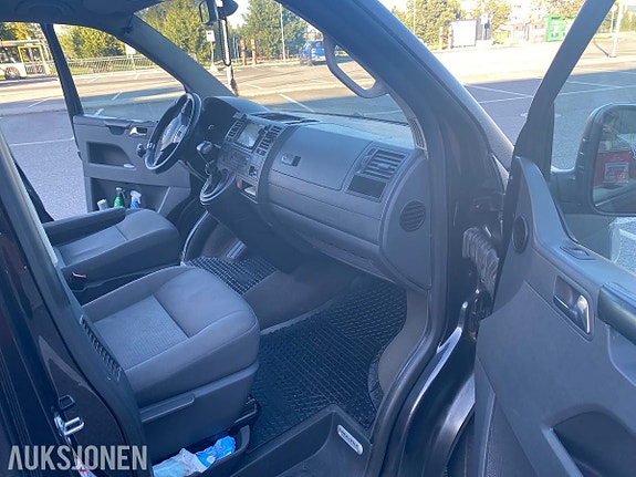 Volkswagen Transporter 9 of 19