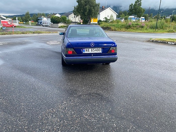 Mercedes-Benz E230 3 of 20
