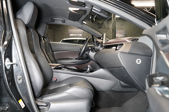 Toyota C-HR 27 of 29