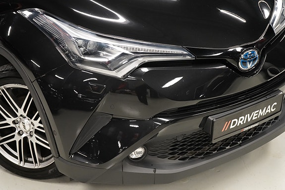 Toyota C-HR 3 of 29