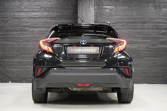 Toyota C-HR 10 of 29