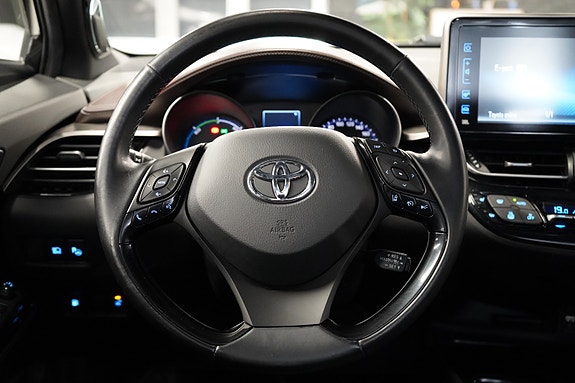 Toyota C-HR 18 of 29