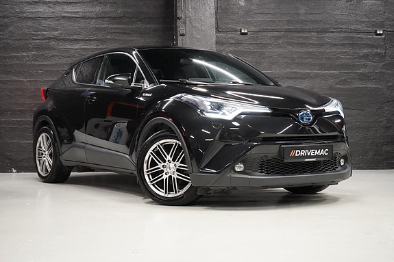 Toyota C-HR 2 of 29
