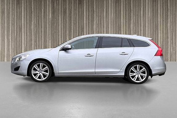 Volvo V60 4 of 16