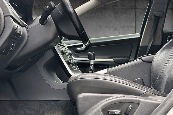 Volvo V60 10 of 16