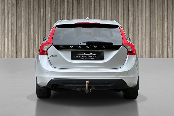 Volvo V60 7 of 16