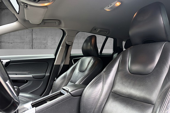 Volvo V60 9 of 16