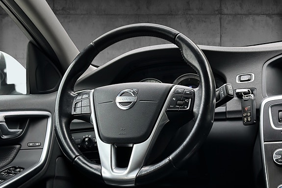 Volvo V60 13 of 16