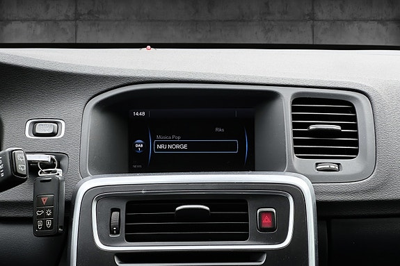 Volvo V60 12 of 16