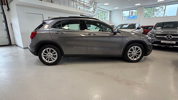 Mercedes-Benz GLA250 20 of 30