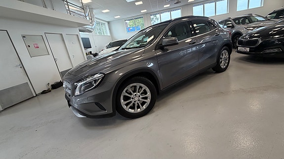 Mercedes-Benz GLA250 9 of 30