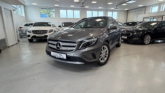 Mercedes-Benz GLA250 7 of 30